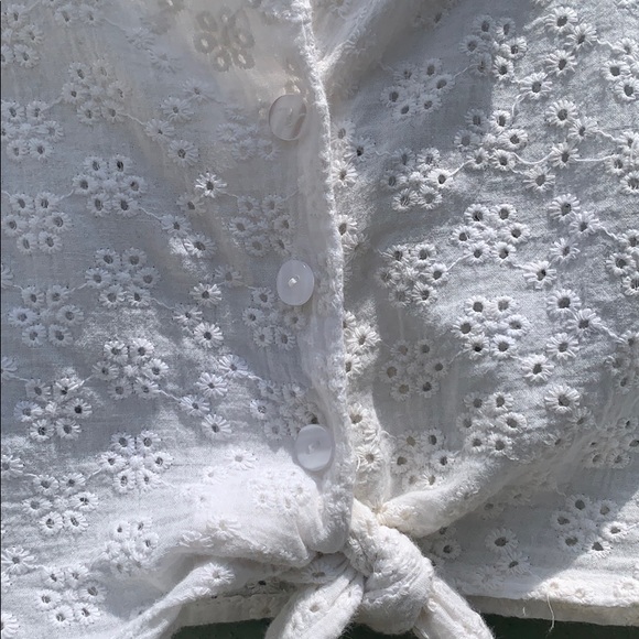 UO White “Lace” Cropped Button Up 🤍 - Picture 7 of 8